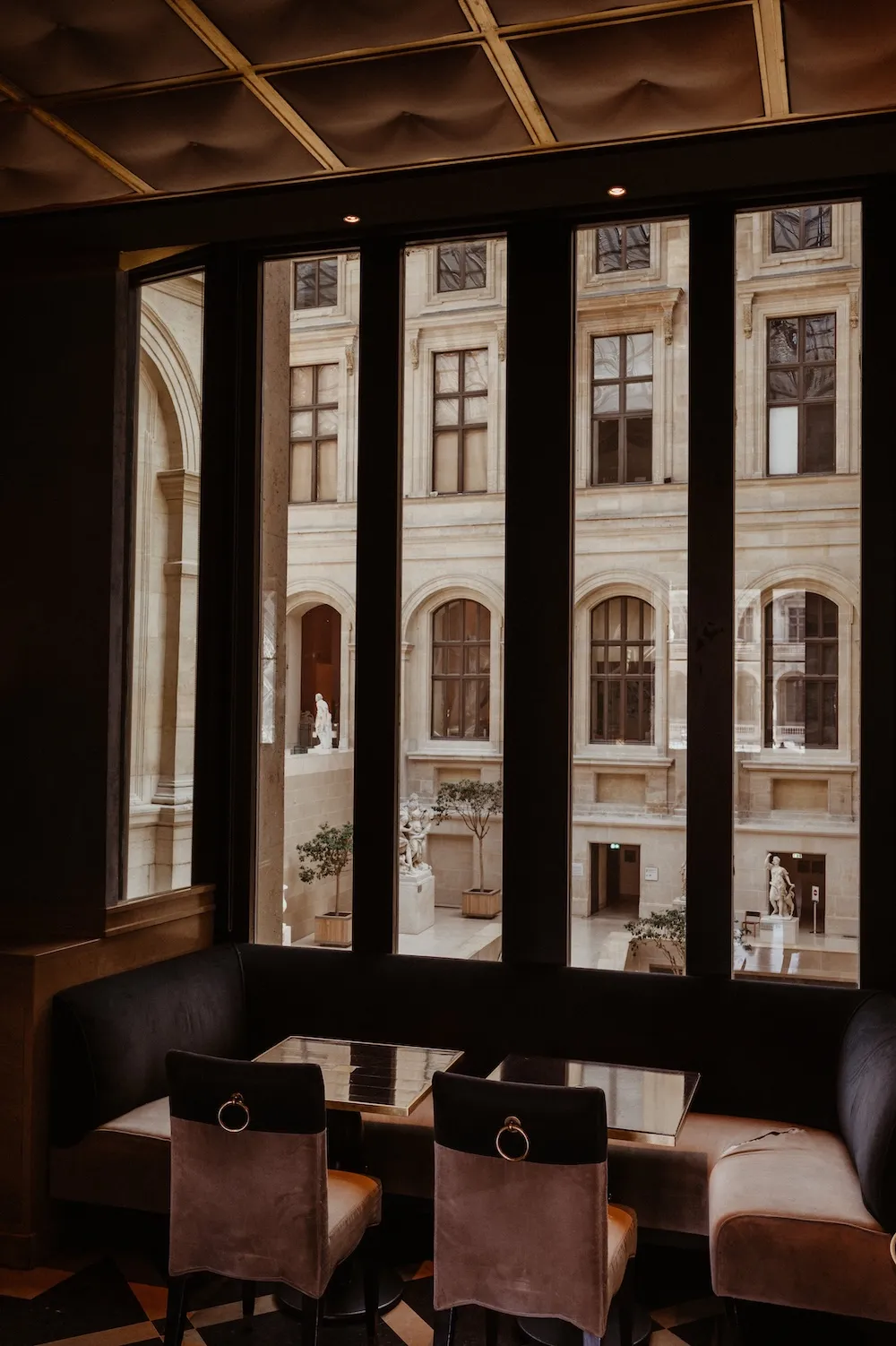 Le Café Marly | Restaurant à Paris, sous les arcades du Louvre